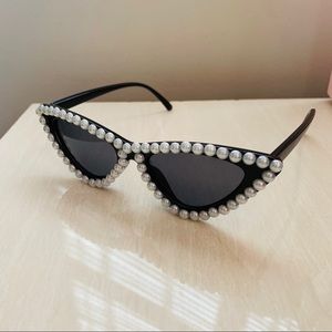 NWOT Black/Pearl Cat Eye Sunglasses